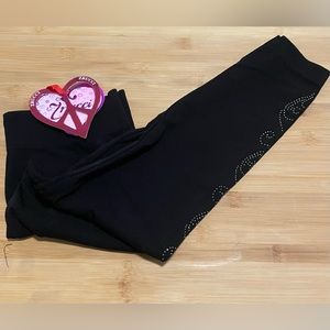 ZRUCCI  Stretchy and Soft Capri Leggings